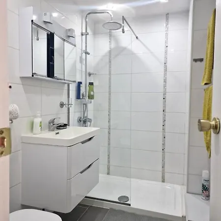 Apartment Fresh In Americas, Pe210 Next To The